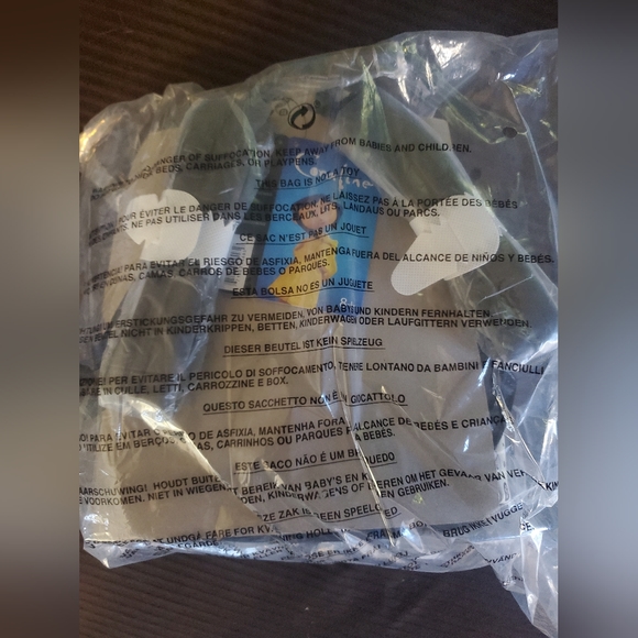 Loungefly - EXCLUSIVE - LAIKA CORALINE TATTOO AOP MINI BACKPACK - Picture 9 of 9